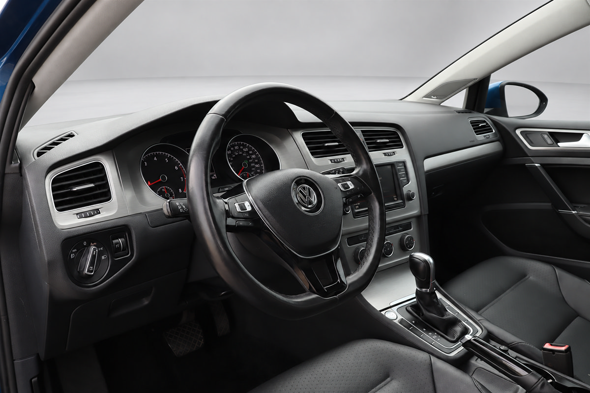 Used 2016 Volkswagen Golf SE FWD image 26