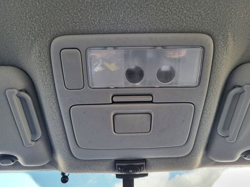 Used 2005 Toyota RAV4 4WD image 26