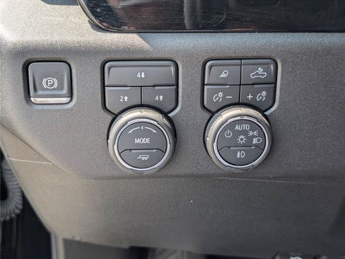 Used 2025 Chevrolet Silverado 3500 LT w/ Safety Package AWD/4WD image 20