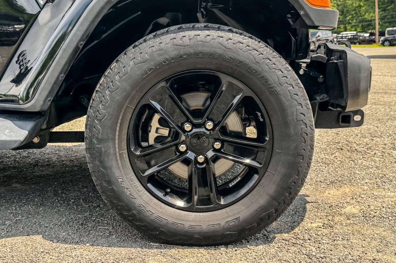 Used 2021 Jeep Wrangler Unlimited Sahara AWD/4WD image 9