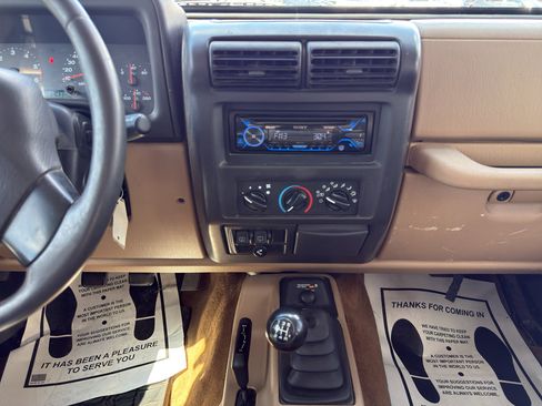Used 2001 Jeep Wrangler Sahara AWD/4WD image 13
