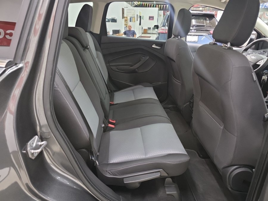 Used 2018 Ford Escape SE w/ SE Sync 3 Package AWD/4WD image 10