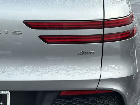 Used 2022 Genesis GV70 2.5T w/ Advanced Package image 11