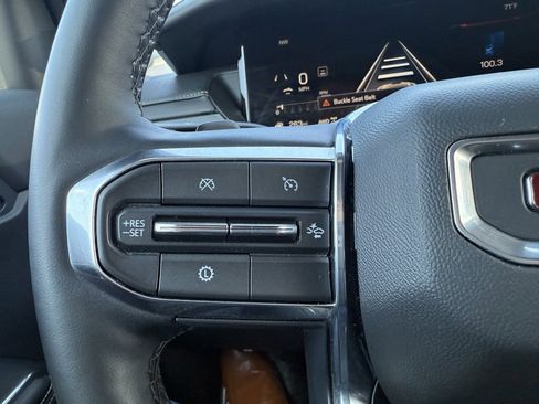 Used 2024 GMC Acadia Elevation image 19