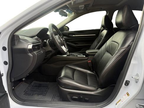 Used 2023 Nissan Altima 2.5 SR w/ SR Premium Package FWD image 10