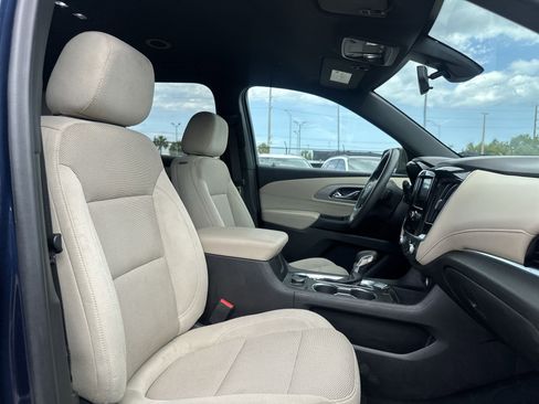 Used 2022 Chevrolet Traverse LS FWD image 24