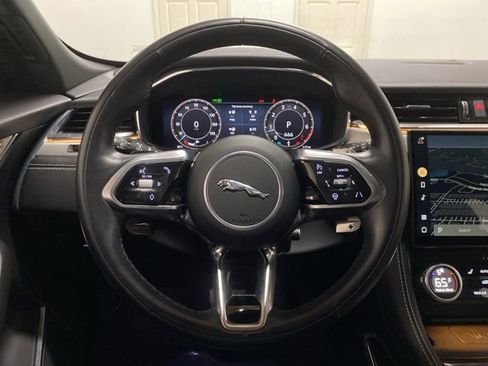 Used 2024 Jaguar F-PACE R-Dynamic S image 10