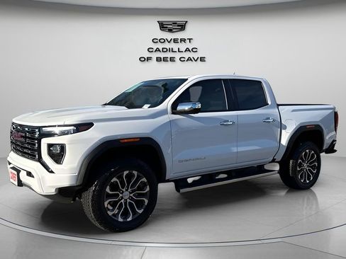 Used 2024 GMC Canyon Denali image 3