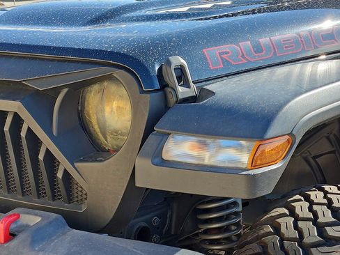 Used 2021 Jeep Gladiator Rubicon AWD/4WD image 3