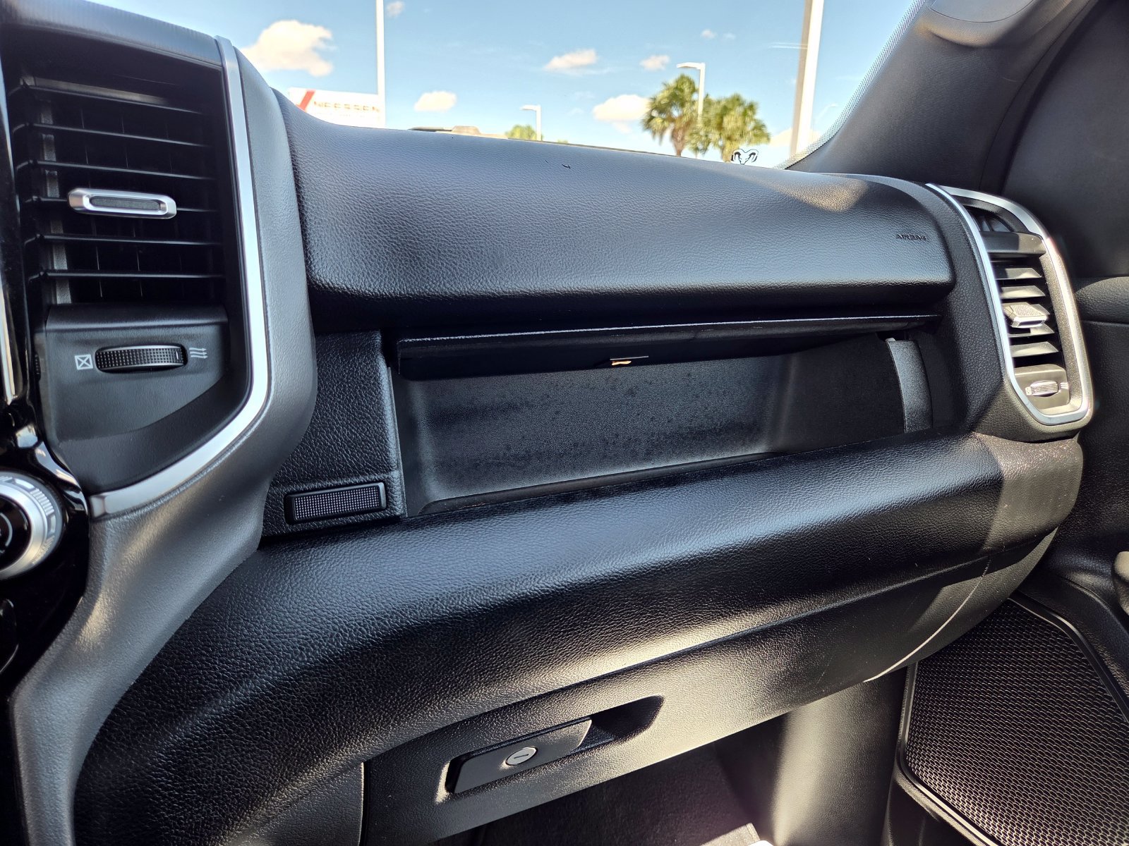 Used 2025 RAM 1500 Big Horn AWD/4WD image 37