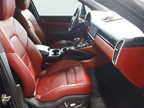 Used 2019 Porsche Cayenne image 8
