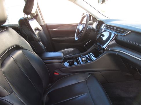 Used 2021 Jeep Grand Cherokee L Limited image 9