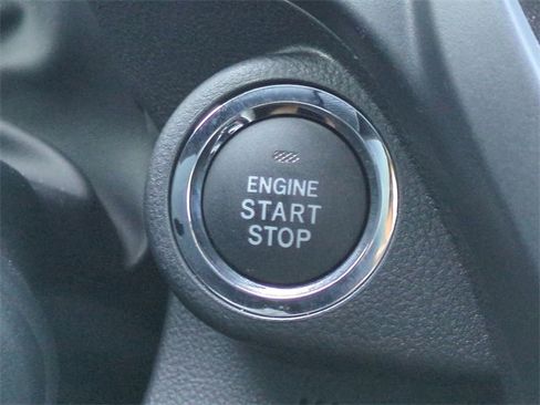 Used 2025 Subaru Forester Premium image 34