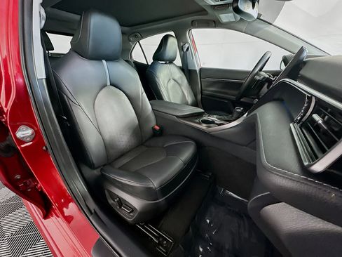 Used 2021 Toyota Camry XSE image 28