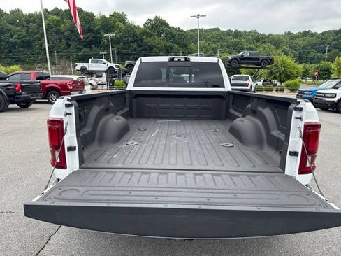 Used 2025 RAM 3500 Laramie AWD/4WD image 18
