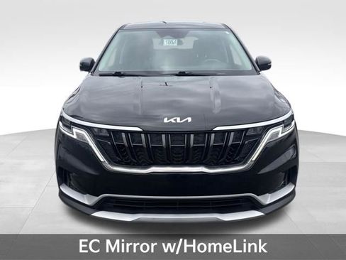 Used 2023 Kia Carnival LX image 11