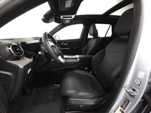 Used 2024 Mercedes-Benz GLC 300 4MATIC w/ Driver Assistance Package image 8