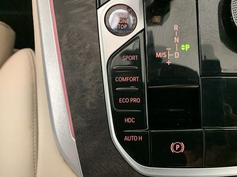 Used 2023 BMW X5 xDrive40i w/ Premium Package image 30