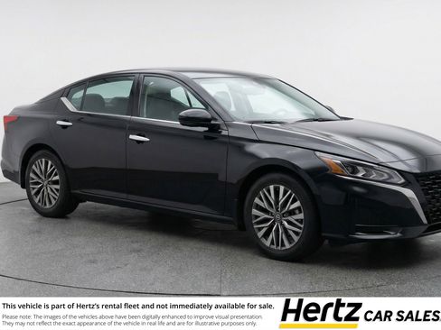 Used 2025 Nissan Altima 2.5 SV FWD image 1