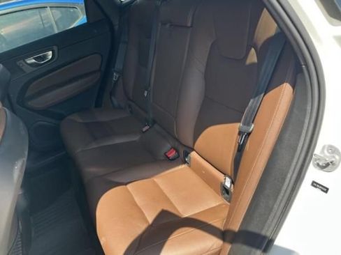 Used 2024 Volvo XC60 B5 Plus w/ Protection Package Premier AWD/4WD image 4