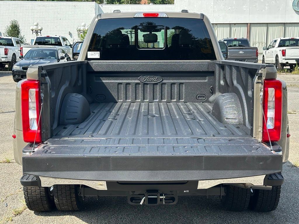 New 2026 Ford F450 XLT w/ FX4 Off-Road Package AWD/4WD image 26