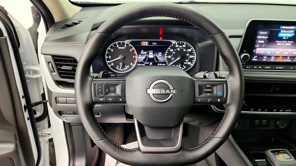 Used 2026 Nissan Rogue SV FWD image 12
