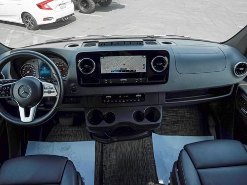 Used 2023 Mercedes-Benz Sprinter 2500 image 18