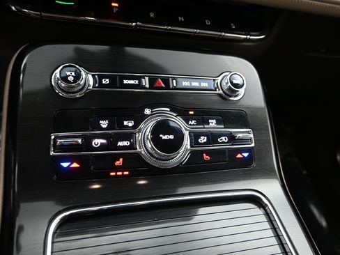Certified 2022 Lincoln Nautilus FWD image 19