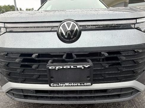 Used 2026 Volkswagen Tiguan SE AWD/4WD image 11