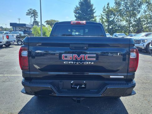 New 2025 GMC Canyon Elevation w/ Convenience Package image 4