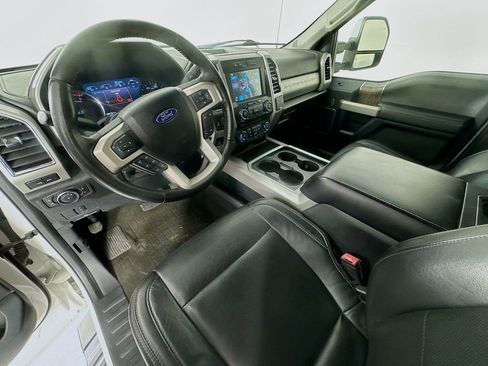 Used 2018 Ford F250 Lariat w/ Chrome Package image 24