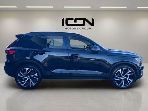 Used 2020 Volvo XC40 T5 R-Design image 8