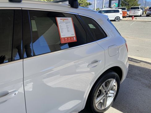 Used 2024 Audi Q5 e Premium w/ Convenience Package image 60