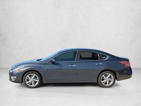 Used 2013 Nissan Altima 2.5 SV FWD image 8