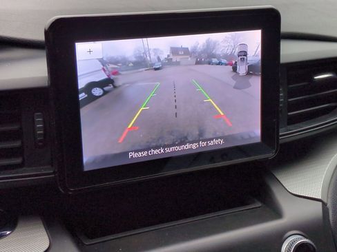 Used 2020 Ford Explorer XLT image 30