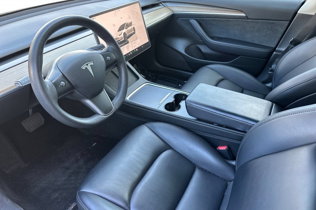 Used 2023 Tesla Model 3 Standard Range RWD image 9