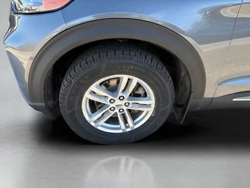 Used 2022 Ford Explorer XLT w/ Equipment Group 202A AWD/4WD image 27