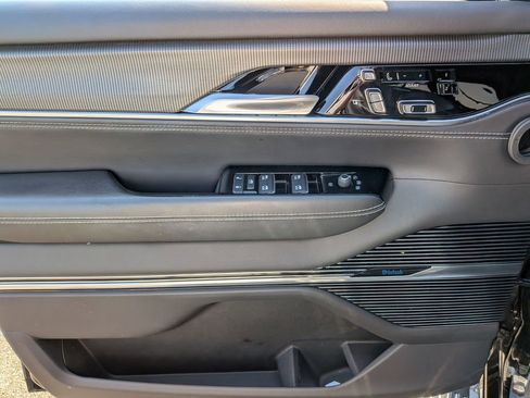 Used 2023 Jeep Grand Wagoneer Series II w/ Quick Order Packagew 28T image 14