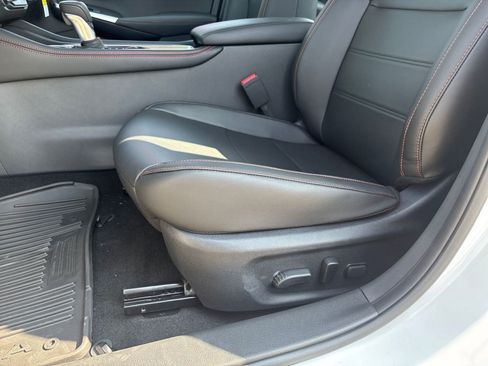 New 2025 Nissan Sentra SR image 15