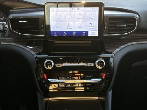 Used 2023 Ford Explorer Limited w/ Equipment Group 301A image 25