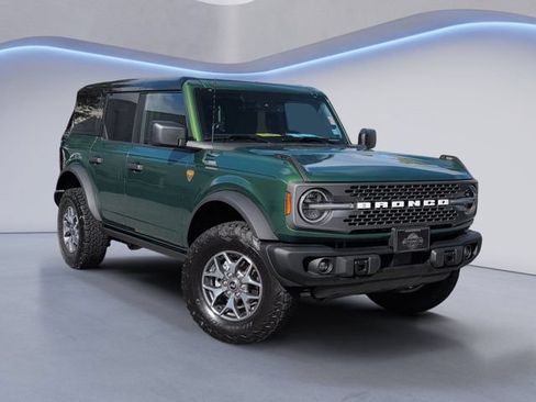Used 2025 Ford Bronco Badlands AWD/4WD image 2
