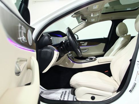 Used 2020 Mercedes-Benz E 350 4MATIC Sedan image 19