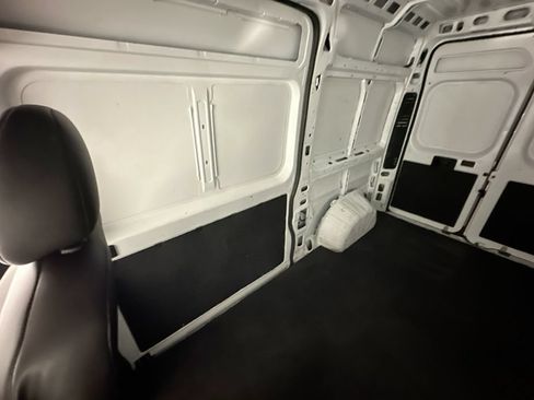 Used 2024 RAM ProMaster 2500 w/ Convenience Group FWD image 12