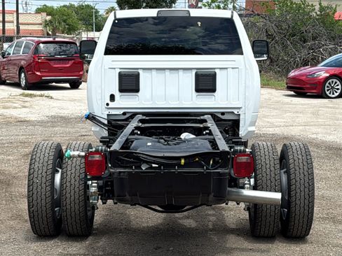 New 2026 RAM 5500 Tradesman w/ Chrome Appearance Group AWD/4WD image 4