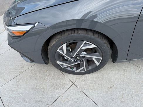 New 2026 Hyundai Elantra Limited FWD image 8