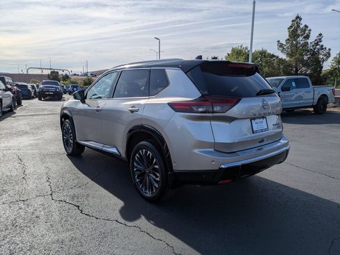 Used 2025 Nissan Rogue Platinum w/ Tech Package AWD/4WD image 5