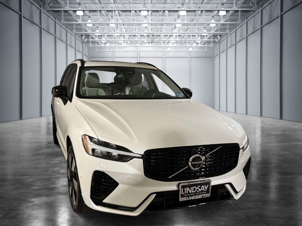 Used 2024 Volvo XC60 T8 Ultimate w/ Protection Package Premier AWD/4WD image 1