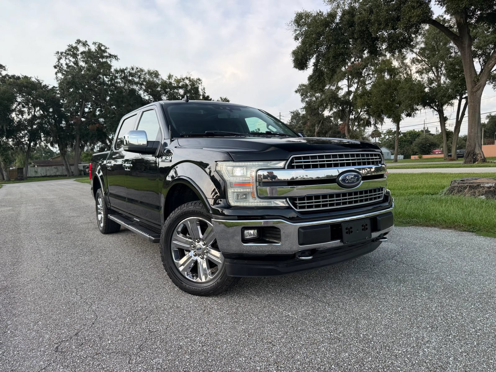 Used 2018 Ford F150 Lariat w/ Equipment Group 502A Luxury AWD/4WD image 3