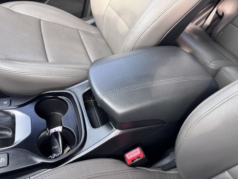 Used 2017 Hyundai Santa Fe Sport image 33