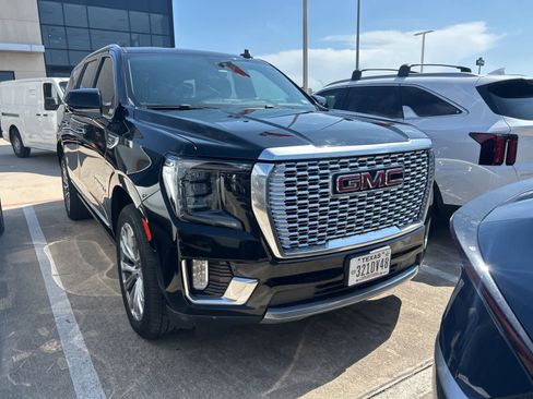 Used 2021 GMC Yukon Denali w/ Denali Premium Package AWD/4WD image 16